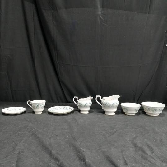 Bundle of 6 Royal Standard White Fine Bone China Tea Cups w/2 Matching Cream Dishes, 2 Bowls and 12 Saucers image number 5