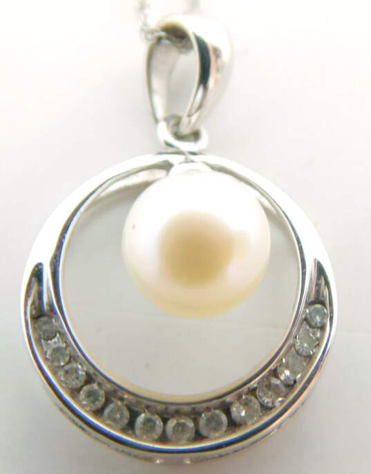 10K White Gold Pearl Diamond Accent Open Circle Pendant Necklace 1.9g image number 3