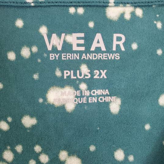 Wear By Erin Andrews Women Green Graphic Shirt 1X image number 3