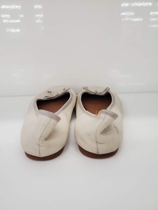Women Tory Burch Flats Slip On Shoes Size-7.5 Used (white) image number 5