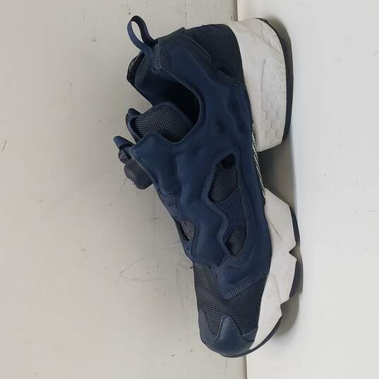 Reebok Pump 023501-716 size 7.5  Navy Blue And White Instapump Fury 95 Sneakers image number 2