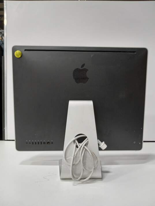 Apple iMac 24 Inch All In One Computer Model A1225 image number 3