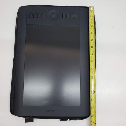 Wacom Intuos PTH-651 Digital Drawing Tablet image number 3