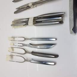 Lot of 27 Kitchen Knives + 4 Carving Forks alternative image