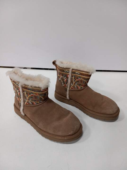 Ugg Classic Mini Embroidered Pattern Pull-On Winter Boots Size 9 image number 1