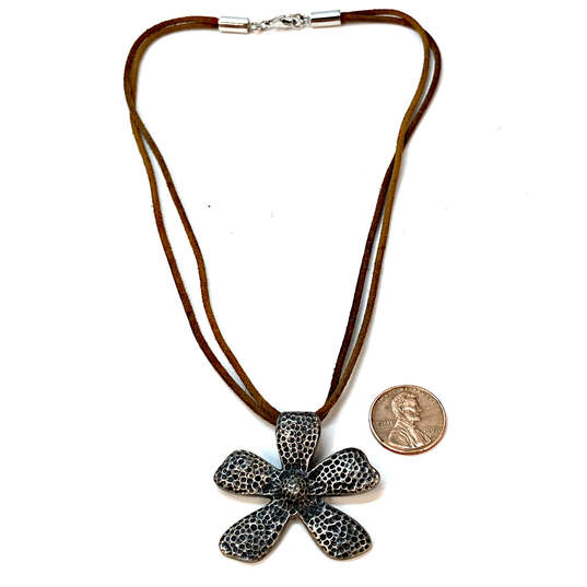 Designer Silpada 925 Sterling Silver Leather Cord Flower Pendant Necklace image number 3