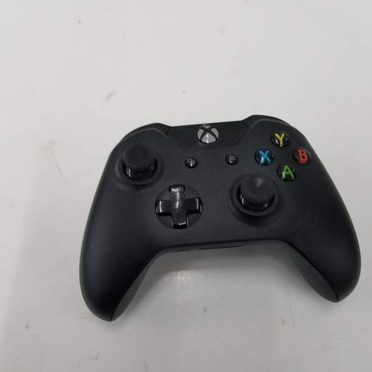 Wireless Xbox One Controller Untested image number 1