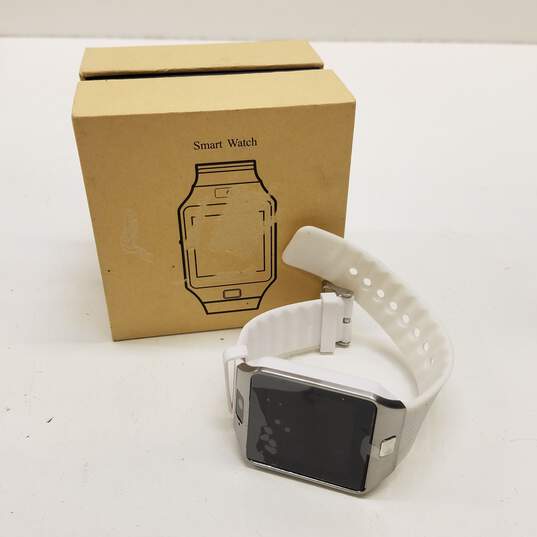 Bundle of 3 Assorted Smart Watch Trackers image number 6