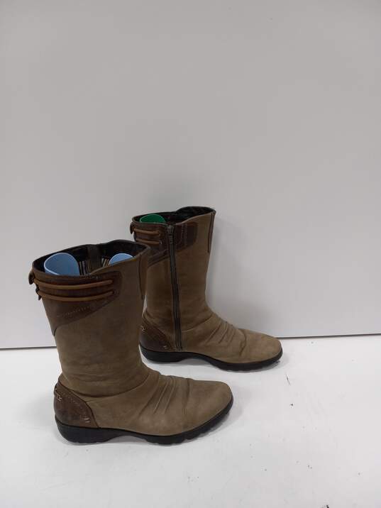 Women's Beige Leather Boots Size 8 image number 4