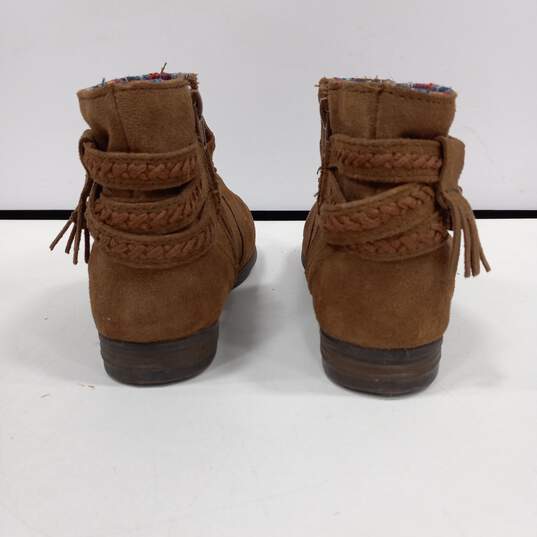 Minnetonka Women's Brown Suede Boots Size 6.5 image number 4