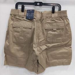 Men's Khaki Shorts Size 38 alternative image