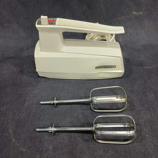 Vintage General Electric Electric Egg Beater Beater image number 1