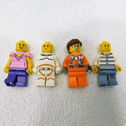 10oz Misc. LEGO Minifigures alternative image