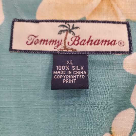 Tommy Bahama Men Pineapple Print Hawaiian Shirt XL image number 3