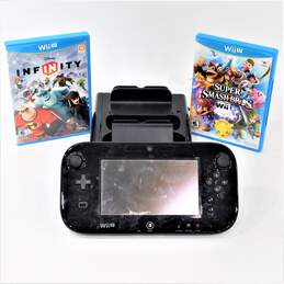 Nintendo Wii U W/ Gamepad & 2 Games Disney Infinity