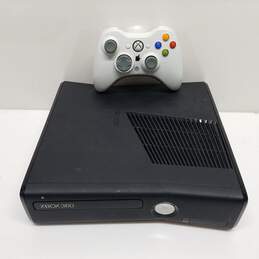Microsoft Xbox 360 Slim 250GB Console Bundle with Controller & Games #8 alternative image