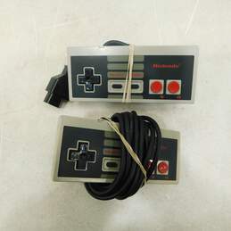 Nintendo NES w/ Controller + Wires Untested alternative image