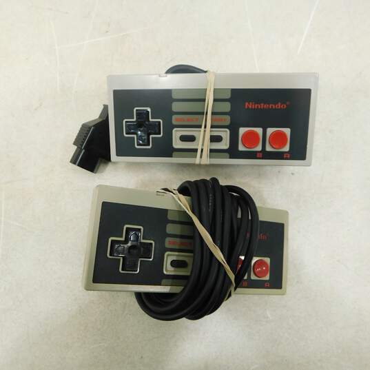 Nintendo NES w/ Controller + Wires Untested image number 2
