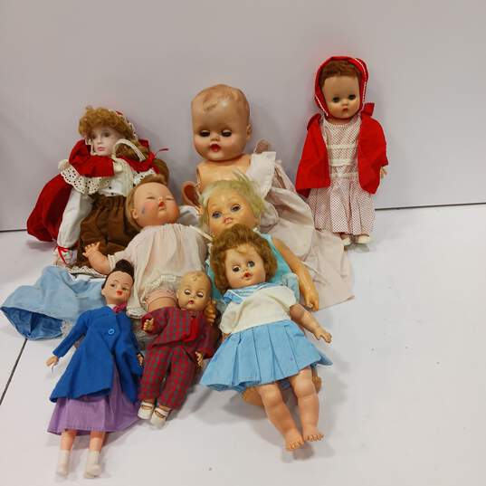 Bundle of 8 Assorted Vintage Dolls image number 3