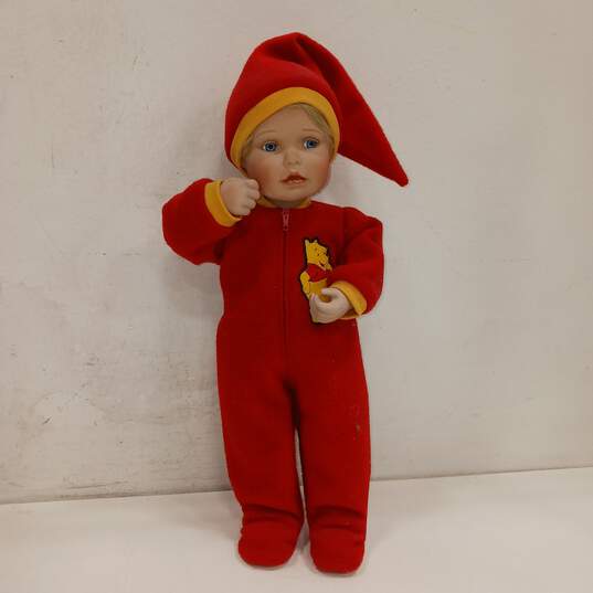 Ashton Drake Limited Edition Porcelain Doll "It's Time For Bed Pooh" image number 4