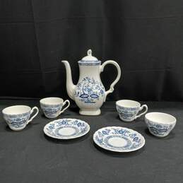 Set of 7 Vintage Myott Meakin Blue Onion Cups, Saucers & Pot