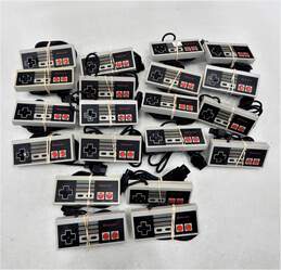 20 OEM Nintendo NES controllers