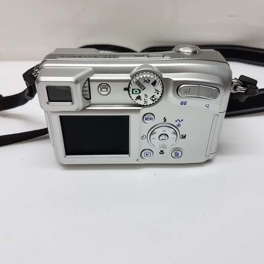 Nikon COOLPIX 4800 4.0MP Digital Camera - Silver image number 2