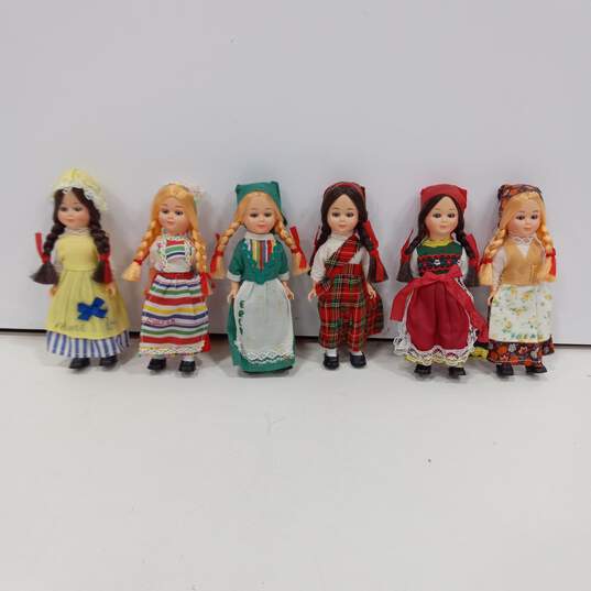 Bundle of 6 Assorted Vintage Around The World Dolls image number 1