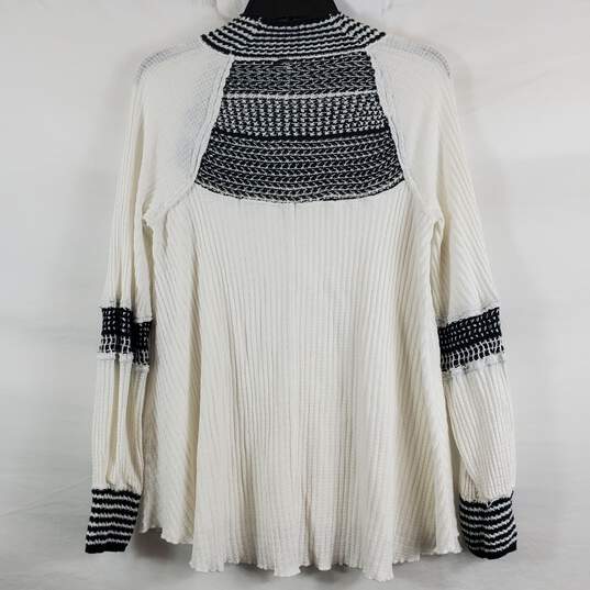 Free People Women Black & White Sweater Blouse XS image number 3