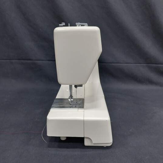 Kenmore 12 Stitch Sewing machine image number 5