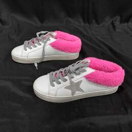 Women's White & Pink Sneakers Size 7.5 alternative image