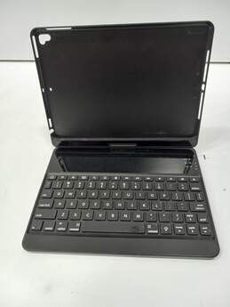Wireless Keyboard With Case Attached For Tablet alternative image