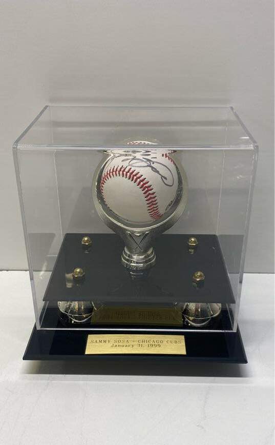 Sammy Sosa Autographed Baseball in Custom Display Case image number 1