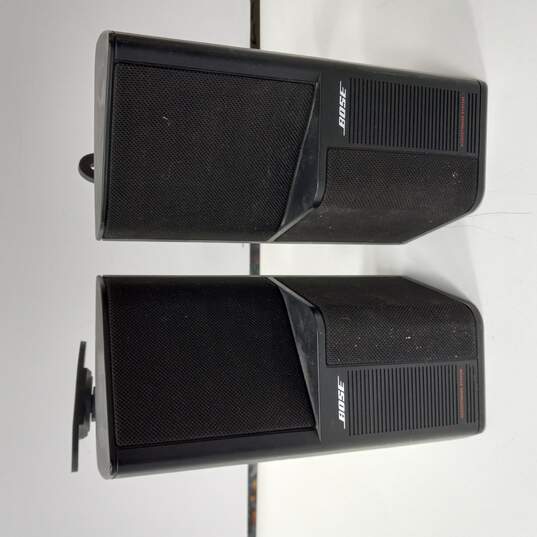 the of SE-5 Speakers with Wall Mount |