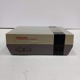 Nintendo Entertainment System NES w/ Accessories alternative image