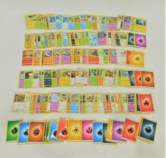 Pokemon TCG Lot of 200+ Cards Bulk w/ Holofoils and Rares image number 2