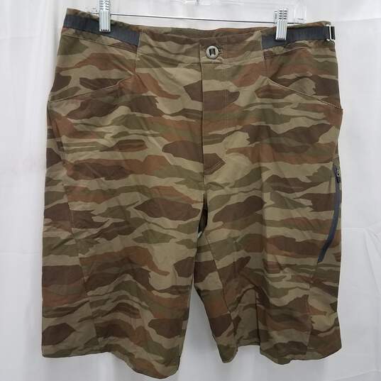 Patagonia Green Camo Shorts Size 36 image number 1