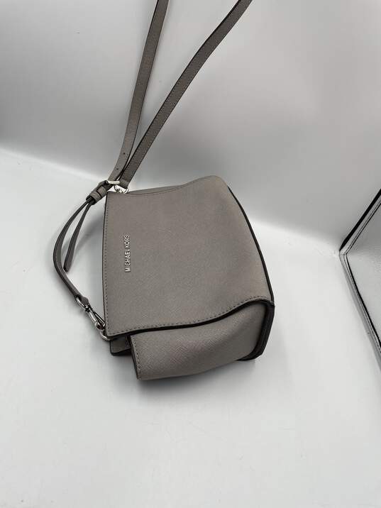 Womens Gray Leather Inner Pockets Logo Detachable Strap Crossbody Bag image number 2