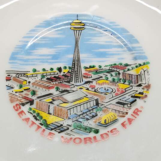 Vintage 1962 Seattle Worlds Fair Souvenir Glass & Saucer image number 3