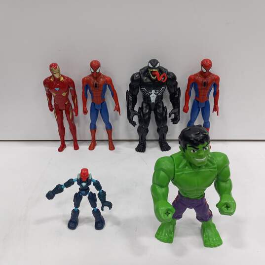 Bundle of 6 Marvel Action Figures image number 1