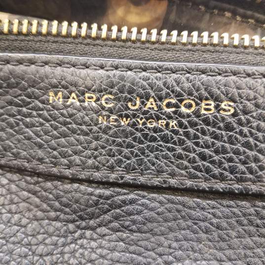Marc Jacobs Lock That Messenger Crossbody Black Leather Bag image number 12