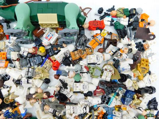 1.6 LBS LEGO Star Wars Minifigures Bulk Box image number 3