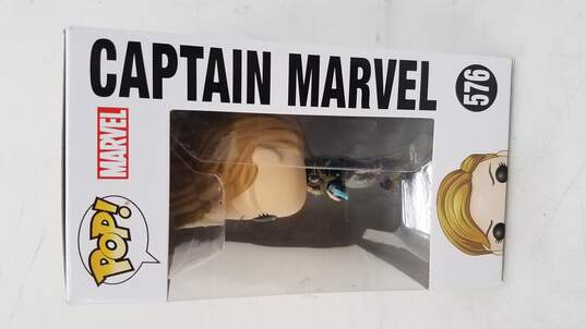 Funko Pop! Marvel Avengers Endgame Captain Marvel 576 Bobble-Head Figure image number 3
