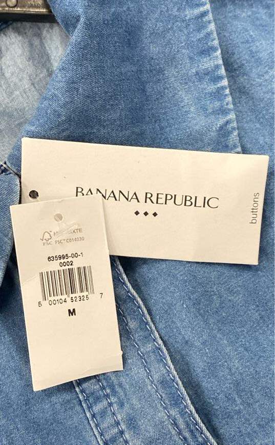 Banana Republic Women's Blue Button Up- M NWT image number 6