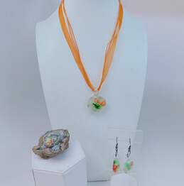 Artisan Silvertone Floral Dichroic Art Glass Pendant Orange Ribbon Necklace Matching Drop Earrings & Band Ring 40.8g