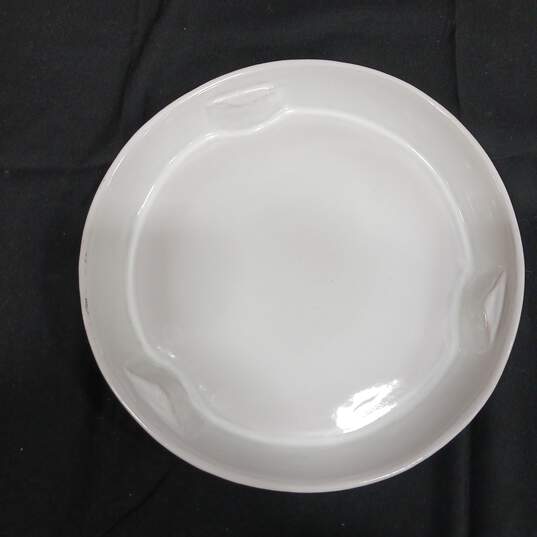White Round Decorative Dinnerware Serveware Simple Clean Design Serving Plate image number 1