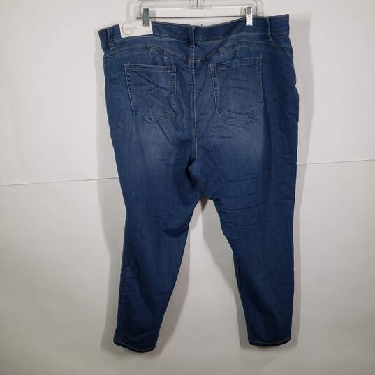 NWT Womens Super Stretch Denim 5 Pocket Design Tapered Leg Jeans Size 26W image number 2