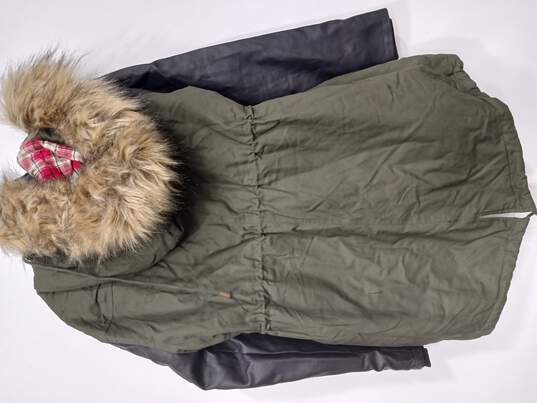 Women's Green Winter Coat Size 0 image number 2