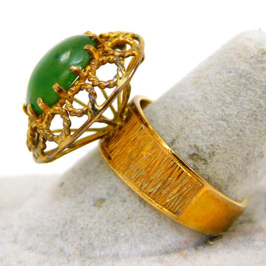 Vintage 10k Yellow Gold Dyed Green Quart Cabochon Scrolled Ring 6.8g image number 4