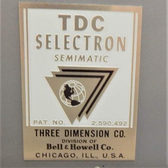 TDC Headliner 303 Slide Projector w/Manual and Extra Bulbs image number 8